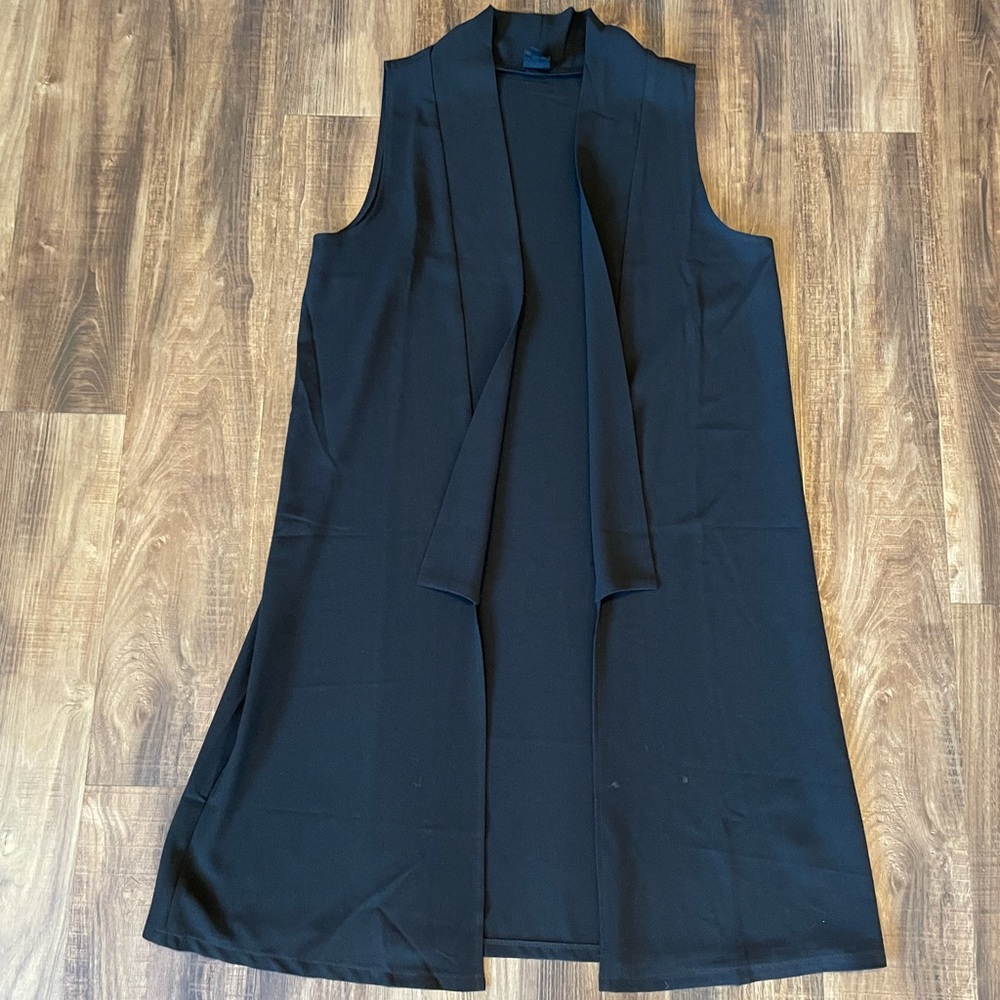 Nude Sleeveless Black Cardigan